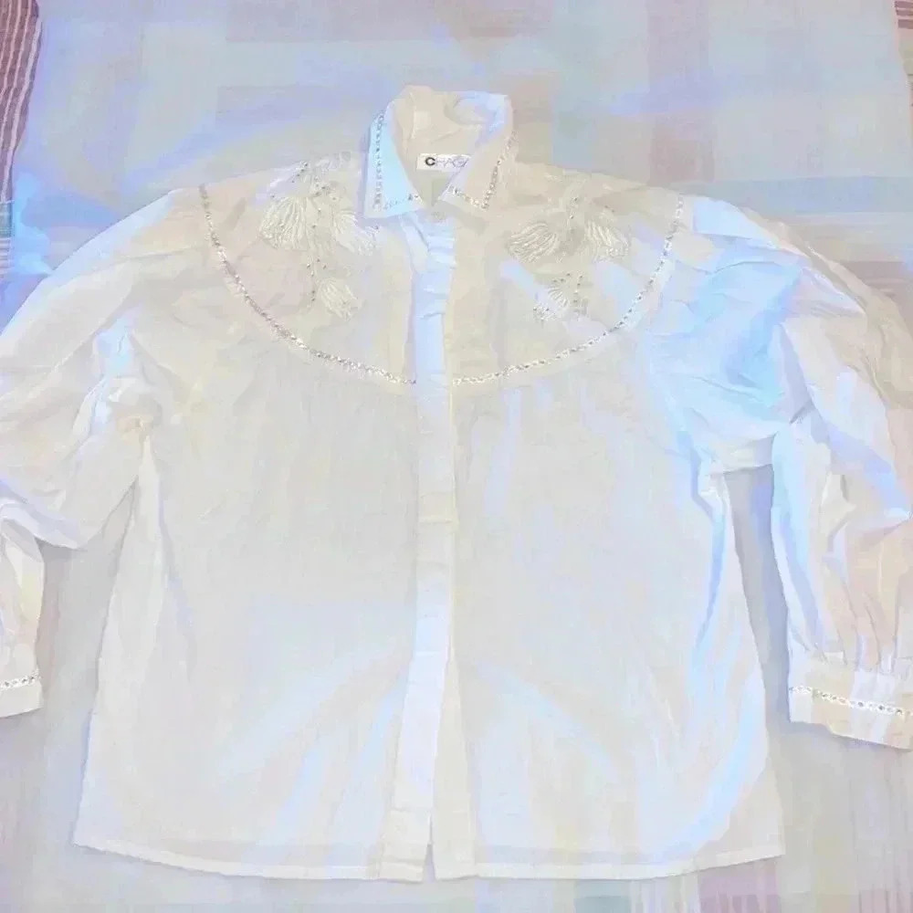 ❄️Vintage Beauty ❄️ Snow ❄️ white Lace-Embroidered cotton blouse buttons down ❄️